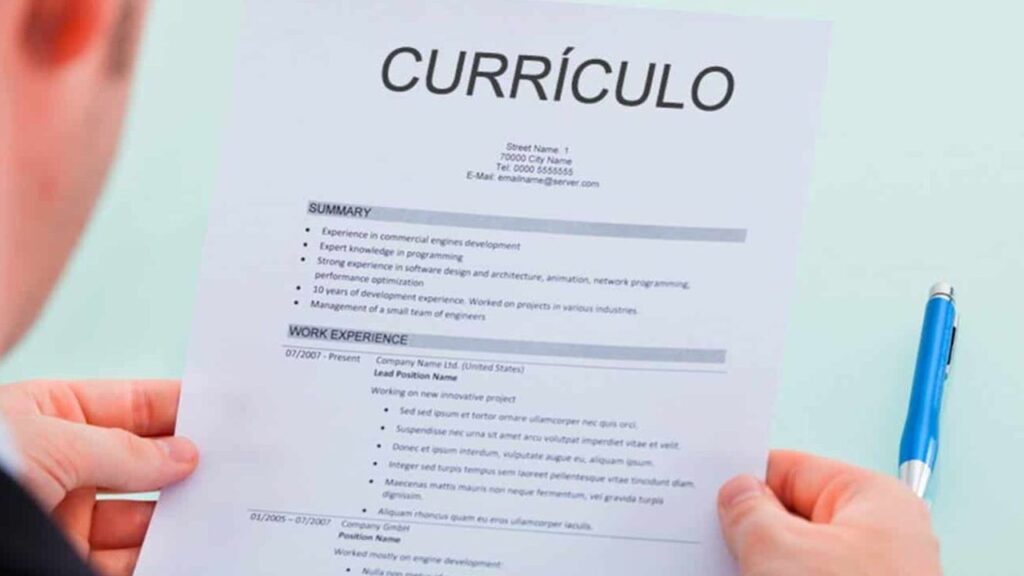 Guia Completo: Como Destacar Sua Formação Acadêmica no Currículo